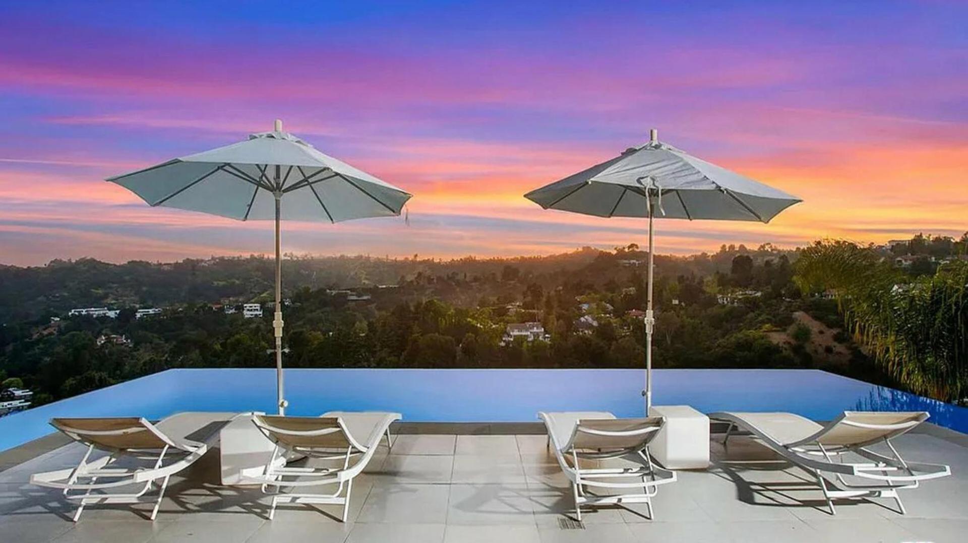 Pristine Paradise With Scenic Views Villa Beverly Hills Exterior photo